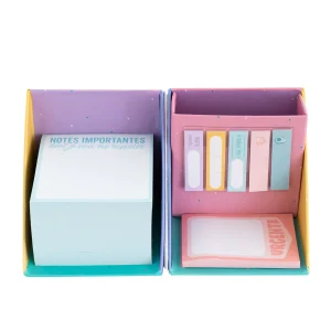 Boîte avec bloc-notes, notes adhésives et porte-crayon