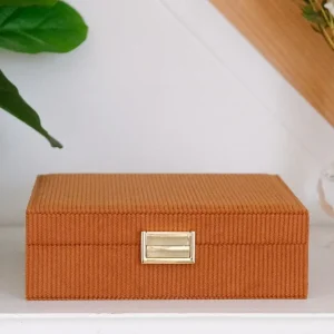 Boîte à bijoux ‘Anne’ en velours côtelé Camel | MAISON SCARLETT