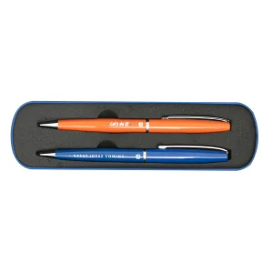 Set de estuche y  2 boligrafos - Doing amazing things